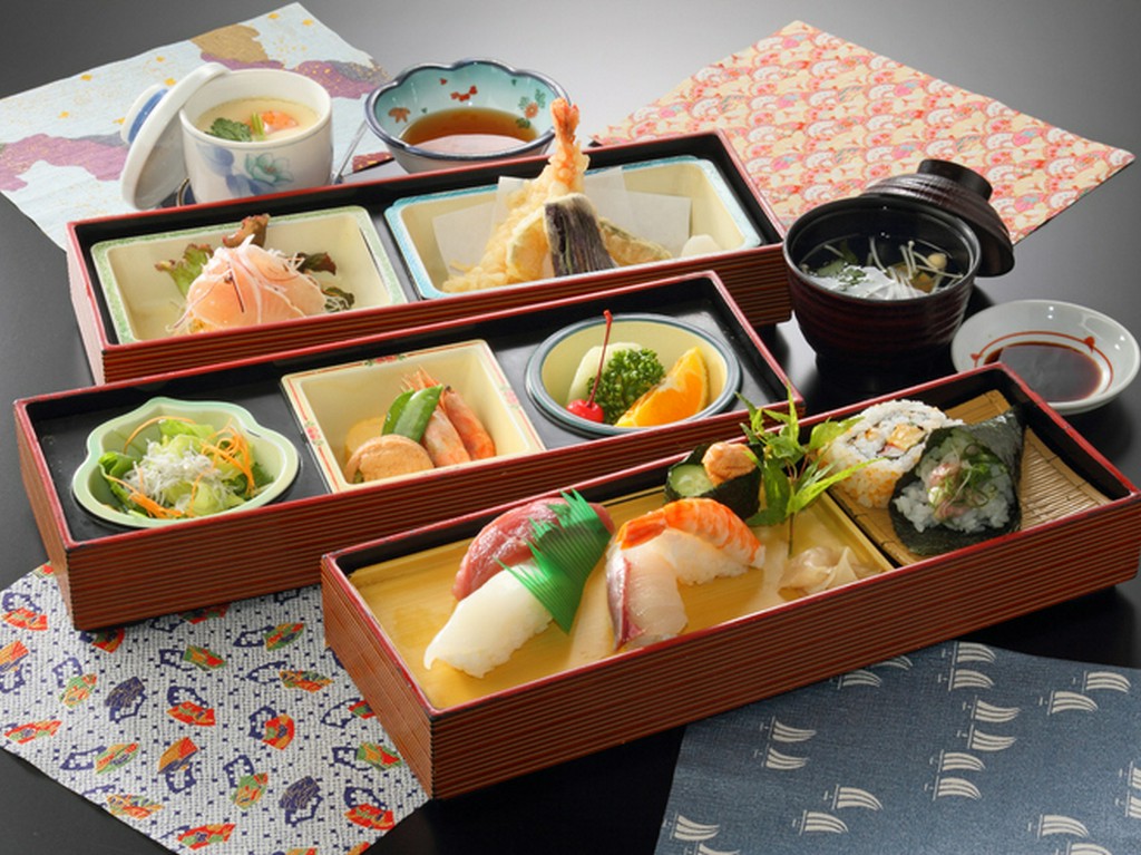 昼定食　三段重寿司定食