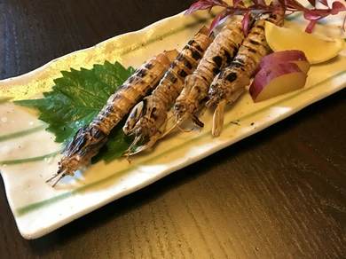 海の旨味としっかり染みたタレが決め手の『焼しゃこ』