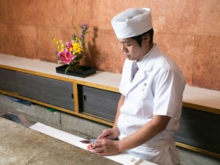 目で耳で、お店の雰囲気全てを味わってもらいたい