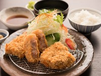 こだわりの自家製ダレでお肉の旨みを引き立てた【勝鹿】の看板メニュー『角煮かつ』