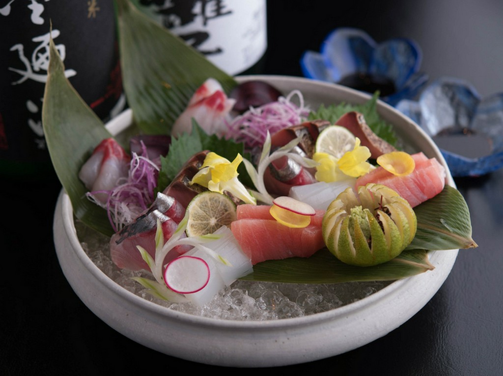 旬の魚介を堪能『刺身盛合せ』