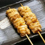 鶏の首肉です。
1羽から少ししか取れない希少な肉！