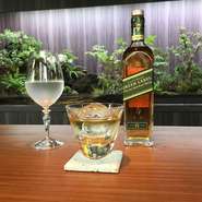 予約制にしているのは精一杯のおもてなしの気持ちでお客様を迎えたいからです。
皆様に寛いで頂くのに2～4組が限界だと感じました。
当日の直前であっても空いていればご案内できます。先ずはご連絡下さい。お手間をとらせる分、他にはない最高のサービスをさせて頂きます。

皆様の大切なシーンにご利用頂ければ幸いです。