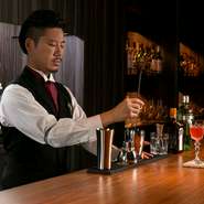 予約のお電話の時から、どういうシーンでのご利用かを考え、ご来店されてからも、今、お話しされたいのか、そっとしておいて欲しいのかなど、思いをはせつつ、それぞれの方に合った距離感で接するようにしています。