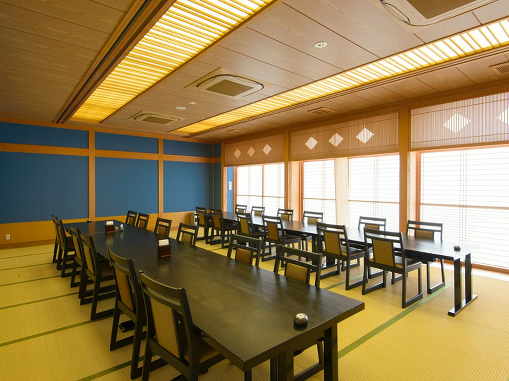 故人を偲び、なごやかに食事を楽しめる、洗練された和の個室