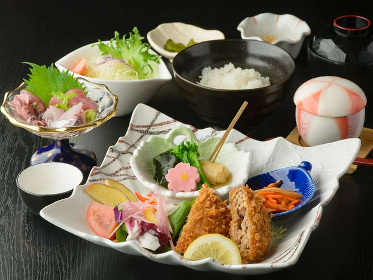 平日ランチの看板メニュー『ふく富御膳』