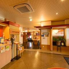 広々としたエントランス。これからいただく料理に心が弾みます