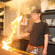 美味しい焼き鳥や鶏刺しに日替わりの献立を用意して、お客様との出会いに感謝し頑張って行きたいと思っています。気まぐれや日替わりでちょこちょこ登場するメニューもありますので、お楽しみに！