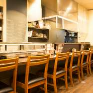 平日でも翌1：00までと遅い時間までやっていますので、宴会や飲み会の後でもOK。ドリンク一杯、焼き鳥一本からでも大歓迎です。もう少しだけ飲みたい、そんなときにはぜひお立ち寄りください。