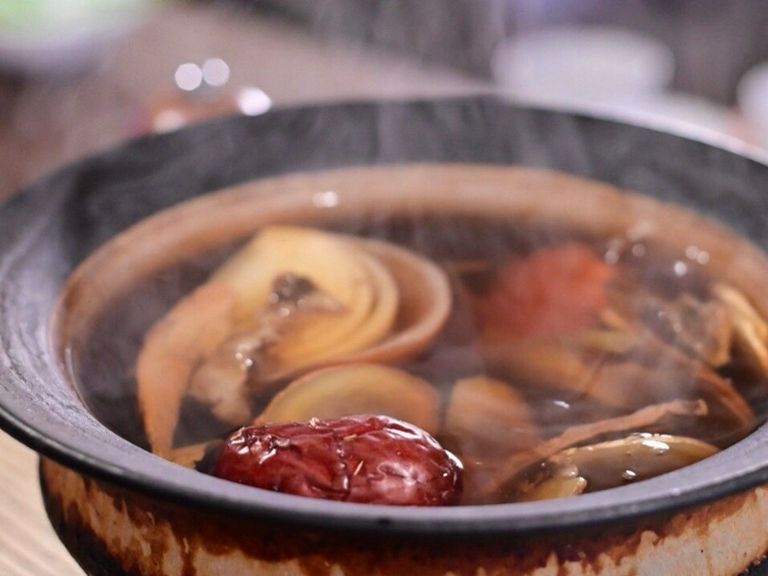 季節に合わせて様々な素材をブレンド『LUDENSの養生スープ』