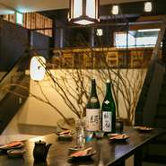 食の宝庫として有名な地元である山形は、こだわりの地酒が多く入手できる地域でもあります。【魚きがるに酒場】でも、厳選された山形の地酒を常に約30銘柄用意。どれも絶品の魚介料理との相性がいいものばかりです。