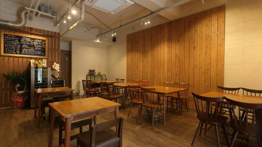 ナチュラルな空間でゆったりデート。大人のための隠れ家ビストロ