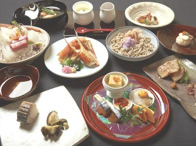 洗練された空間で、食事や会話を心ゆくまで堪能