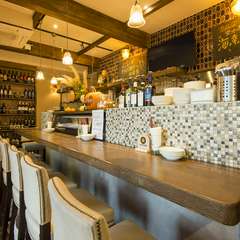 一人でワインを飲みたい夜も、遅い時間の食事にも