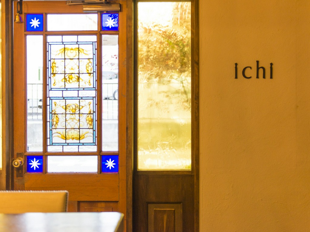 イタリア郊外のバールのような、お洒落な店内