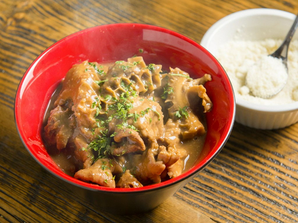 【市～離れ】名物の煮込み料理はワインとの相性抜群！『トリッパと豚もつの味噌煮』