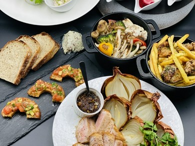 飲み放題付２時間■宴会コース６,000円〜（フリードリンク90分）