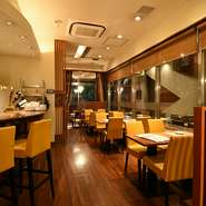 ベジタリアン・ビーガン対応と、一般向けの厳選肉・魚料理のメニューをきちんとお出しすることで、さまざまな嗜好や主義、アレルギーの人も一緒にお食事を楽しんでいただける場を提供できていると自負しています。