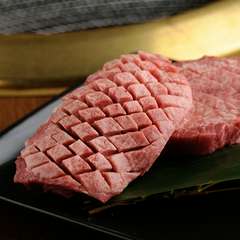 分厚さ1.5センチ！　贅沢にいただく絶品『厚切りタン』