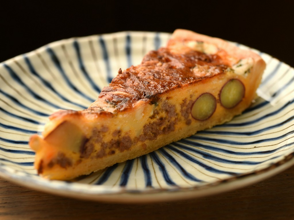自家製本日のキッシュ『さつまいもと豚ひき肉のキッシュ　ブルーチーズ仕立て』