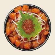 豪華なご飯カスタマイズ！数量限定です！
※青森サーモン使用