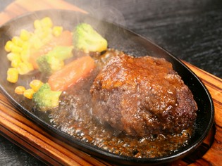 1日7食限定。サガリの旨味が詰まった『牛サガリハンバーグ』