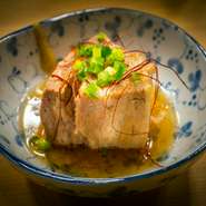 時間をかけてトロトロに煮込んだ絶品です