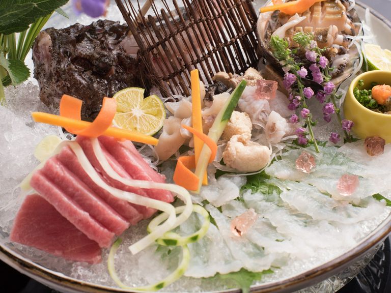 目にも舌にも楽しい、食材たちの共演をご満喫あれ