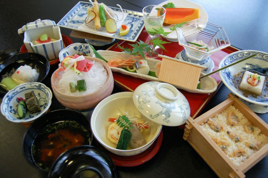 旬素材の懐石料理