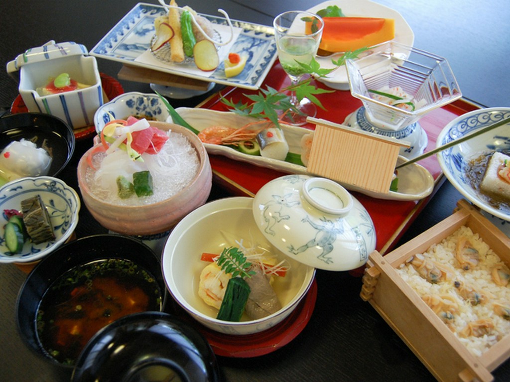 旬素材の懐石料理