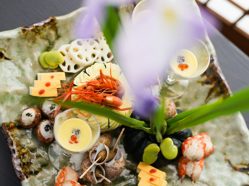 夏の食材をつかい池のお庭をイメージ