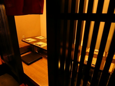 掘り炬燵式の半個室をご用意