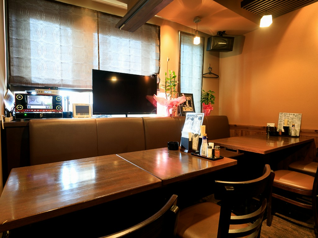 団体さんの貸切は昼からOK。カラオケも楽しめます