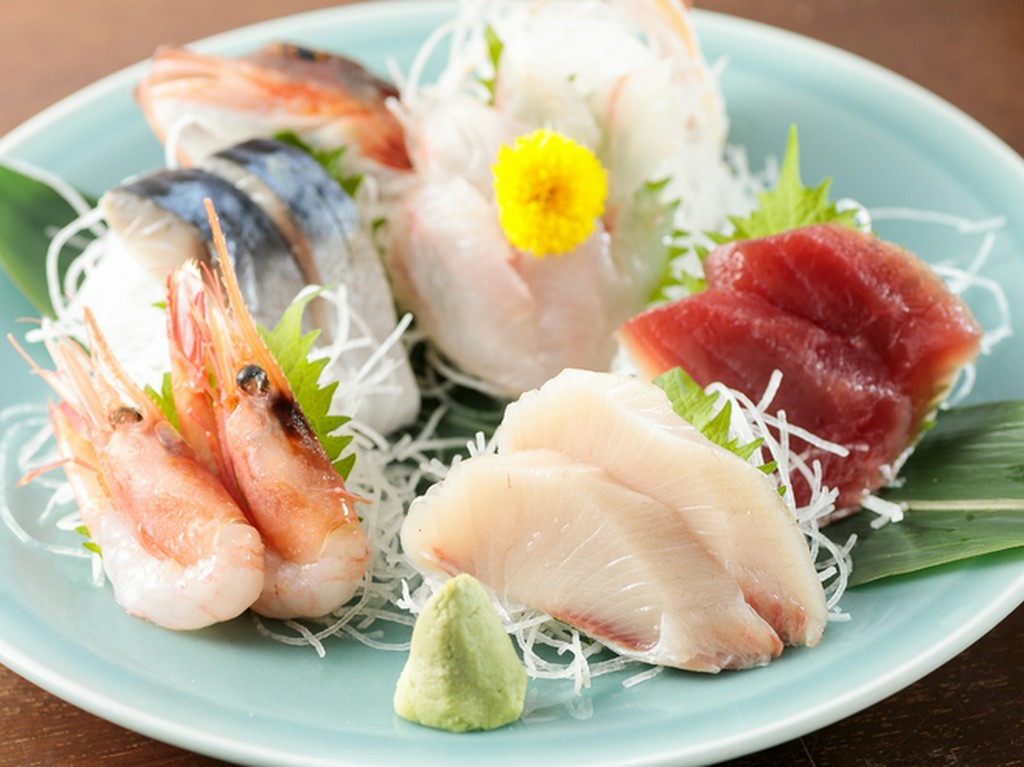 早川漁港から毎朝届く新鮮魚介の『刺身5点盛り』