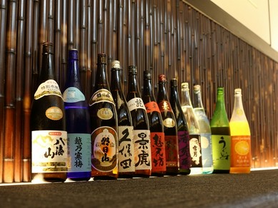 朝日山・景虎など、米どころ新潟が誇る地元の銘酒が勢ぞろい