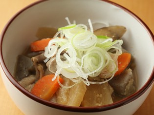 好みのお酒がさらに美味しくなる、居酒屋の定番『モツ煮込み』
