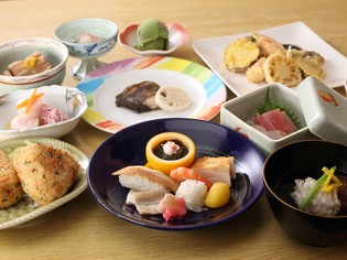 旬の食材それぞれを生かした会席料理『鎌倉コース』