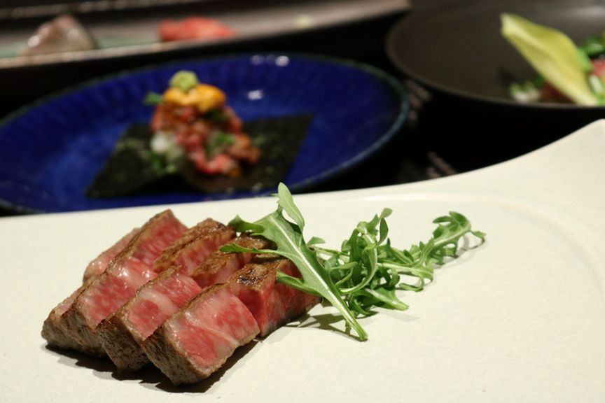 極上の味わいをゆっくりと『虎離宮おまかせ肉会席コース』