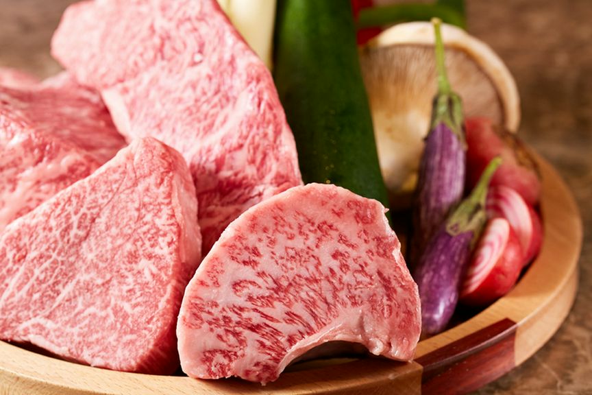 ヒレ、サーロイン、芯玉などお好みに合わせてお焼きします
