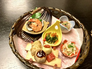 新鮮なお魚料理のコースでしっとりラブラブ