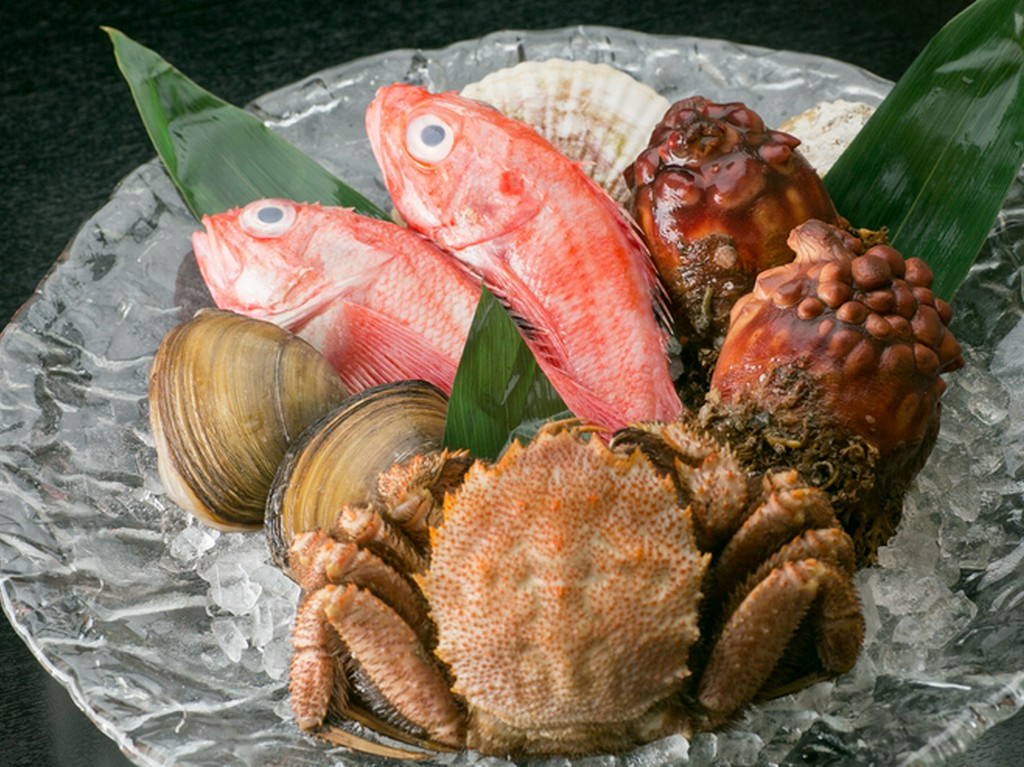 創業90余年を誇る鮮魚店直営ならでは。自然が育んだ海の幸を堪能