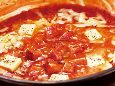 辛さを選べる『赤から鍋』は、〆まで食べ尽くしたい美味しさ