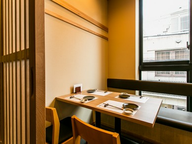 外の眺めがよい個室や半個室は大切な接待・記念日・女子会に最適