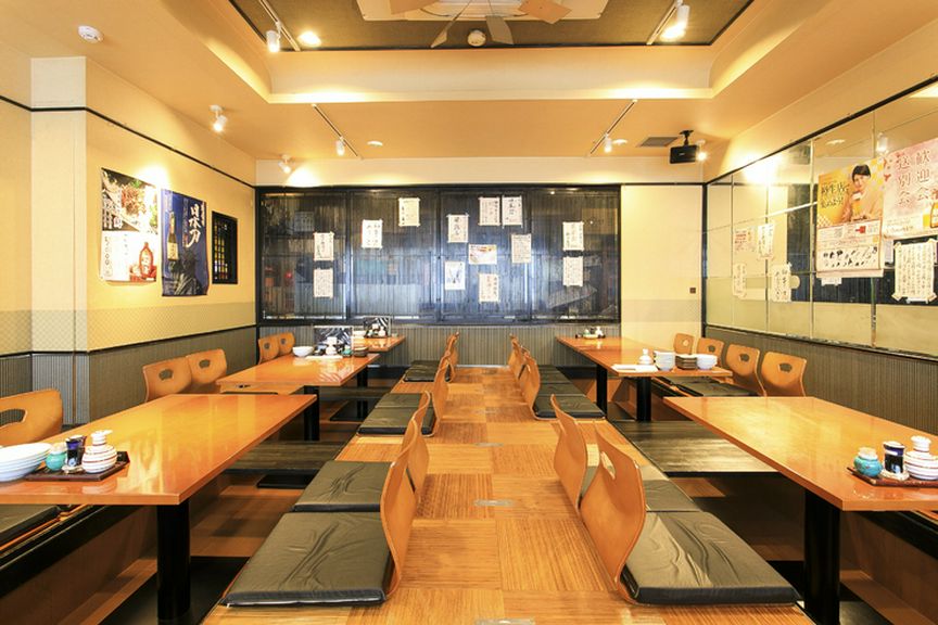 季節の魚介に飲み放題付きのコース利用で忘年会を満喫