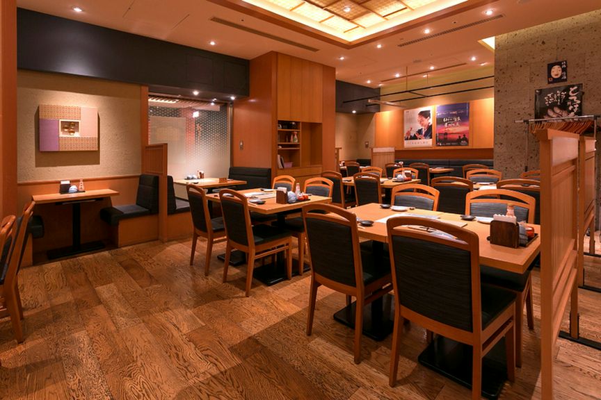 清潔感あるキレイな店内
