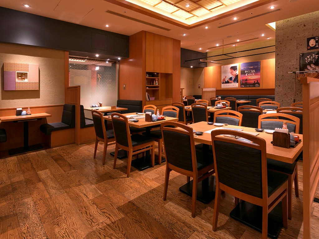 清潔感あるキレイな店内