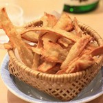 ■島根名物 赤天（唐辛子入りさつま揚げ） 580円
■温製生のり豆富（生海苔入りたぬき豆富） 680円
■ごぼうの唐揚げ　　　550円
■自家製 厚揚げ　　　 660円
■カニクリームコロッケ 1個 400円
