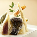 気心知れたお仲間と料理を囲んでお酒をお楽しみいただけるコースです。