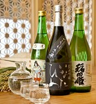 当店は鳥取県老舗酒蔵【稲田本店】が手掛ける居酒屋です。蔵元直送の地酒12種、是非ご賞味ください。
