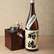 伯耆とは昔の国名、稲魂とは稲妻。当蔵で一番辛口のお酒です。「落ち着きと旨味を感じる辛口のお酒」を目指し、熟成期間を充分とりました！